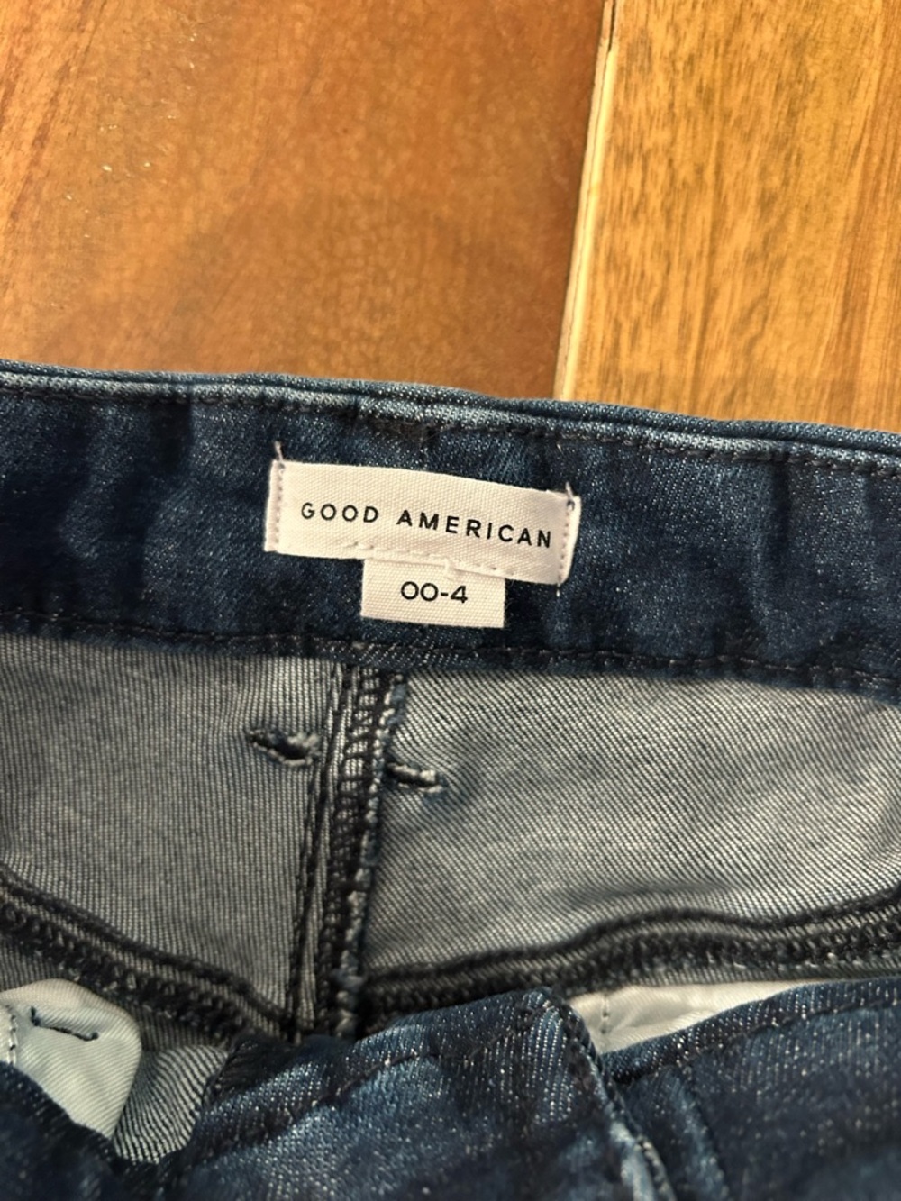 Good American Always fits good Classic slim. 00-4. NWT. - Picture 4 of 6